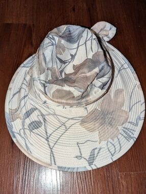 Cara Cara Visor Hat, Zipper Detach Hat, Floral Detailed, Bow Back, Worn Once